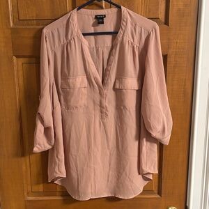 Torrid sz 1 Harper shirt light dusty rose 3/4 sleeve used condition.